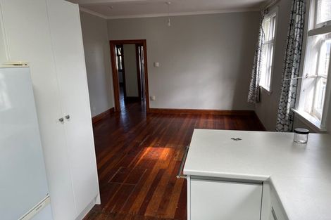 Photo of property in 56 Queens Drive, Lyall Bay, Wellington, 6022