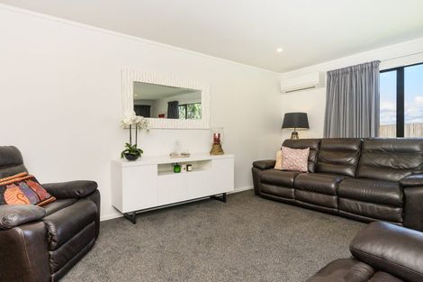 Photo of property in 11 Jordan Way, Kelvin Grove, Palmerston North, 4414