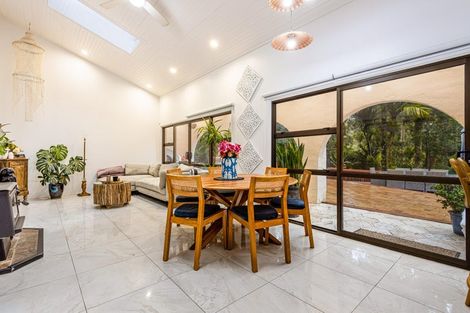 Photo of property in 719 Scenic Drive, Henderson Valley, Auckland, 0612