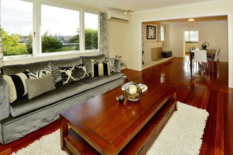 Photo of property in 1/9 Marsh Avenue, Forrest Hill, Auckland, 0620