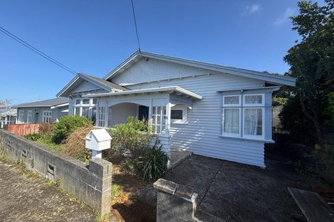 Photo of property in 8 Moffitt Street, Vogeltown, Wellington, 6021
