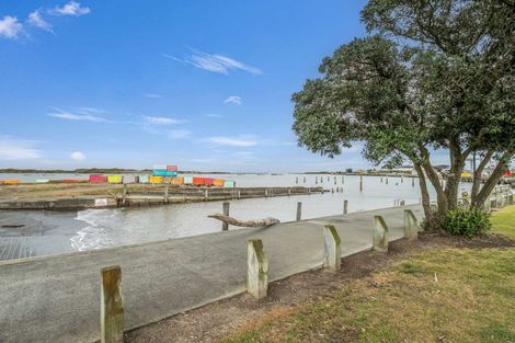 Photo of property in 3 Wharf Street, Castlecliff, Whanganui, 4501