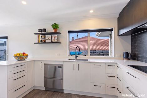 Photo of property in 28 Realm Drive, Paraparaumu, 5032