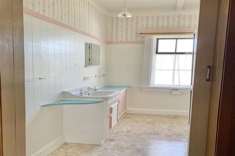 Photo of property in 16 Wallace Road, Waipukurau, 4200