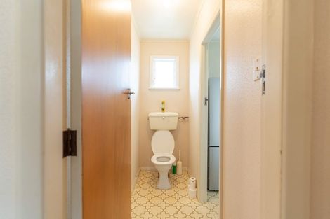 Photo of property in 28 Waterloo Crescent, Hokowhitu, Palmerston North, 4410