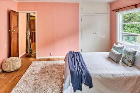 Photo of property in 88 Airlie Road, Plimmerton, Porirua, 5026