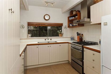 Photo of property in 43 Camberwell Place, Avonhead, Christchurch, 8042