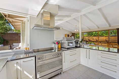 Photo of property in 1/529 Beach Road, Murrays Bay, Auckland, 0630