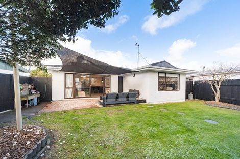 Photo of property in 21 Lyndale Place, Kelvin Grove, Palmerston North, 4414
