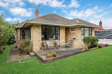 Photo of property in 1/13 Greers Road, Weymouth, Auckland, 2103