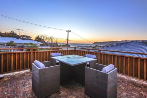 Photo of property in 4 Taupo Crescent, Plimmerton, Porirua, 5026