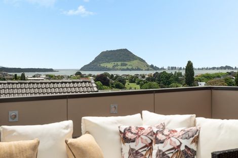 Photo of property in 43 Hillcrest Road, Otumoetai, Tauranga, 3110