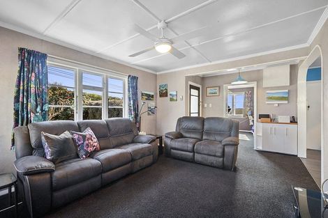 Photo of property in 95 Pioneer Road, Moturoa, New Plymouth, 4310