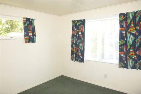 Photo of property in 32 Mimihau Grove, Wainuiomata, Lower Hutt, 5014