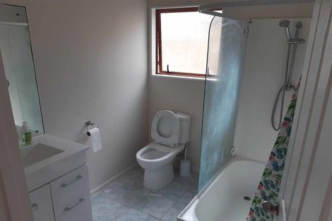 Photo of property in 7 Figtree Terrace, Goodwood Heights, Auckland, 2105