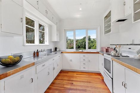 Photo of property in 7 Tainui Terrace, Tawa, Wellington, 5028