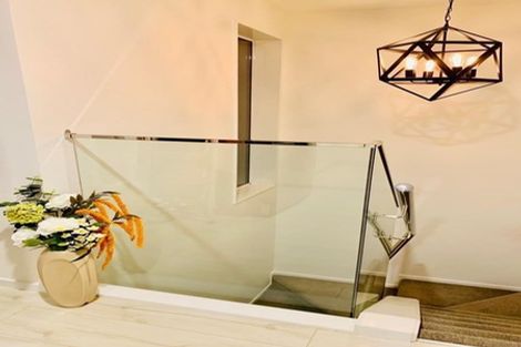 Photo of property in 10a Glenfield Road, Birkenhead, Auckland, 0626