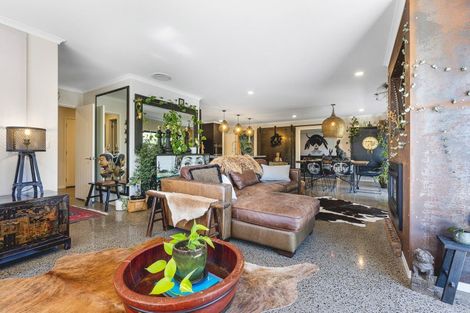 Photo of property in 10 Cooke Farm Grove, Waiwhakaiho, New Plymouth, 4312