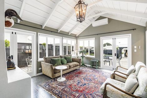 Photo of property in 89 Pendarves Street, New Plymouth, 4310