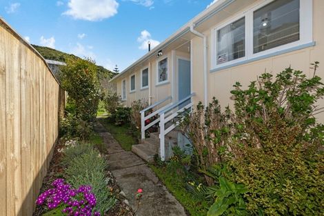 Photo of property in 6 Aparangi Crescent, Elsdon, Porirua, 5022