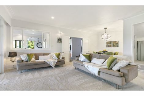 Photo of property in 115 Hillcrest Road, Hatfields Beach, Orewa, 0931