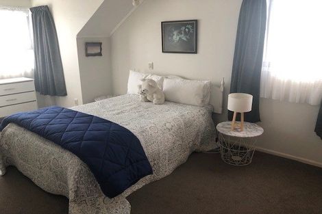 Photo of property in 3 Comeskey Grove, Elderslea, Upper Hutt, 5018