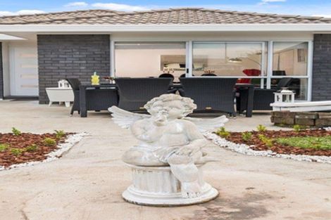 Photo of property in 1/5 Vesca Place, Golflands, Auckland, 2013