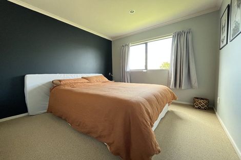 Photo of property in 18 Pendennis Point, Camborne, Porirua, 5026