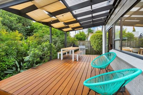 Photo of property in 5a St Michaels Avenue, Point Chevalier, Auckland, 1022