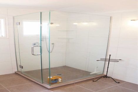Photo of property in 12b Karetu Road, Greenlane, Auckland, 1051