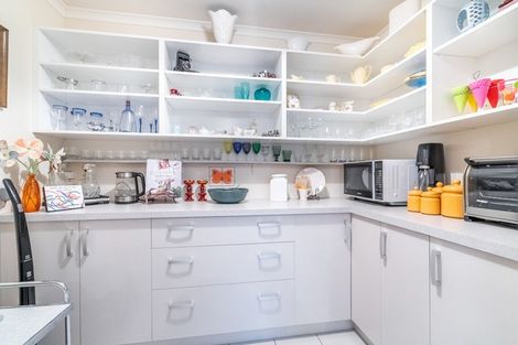 Photo of property in 96 Park Street, Winton, 9720