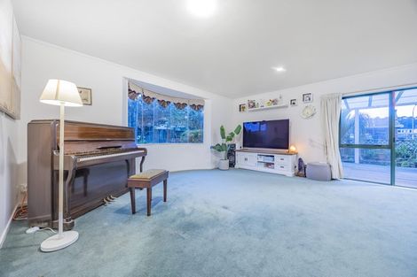 Photo of property in 14 Swanson Oaks, Swanson, Auckland, 0612