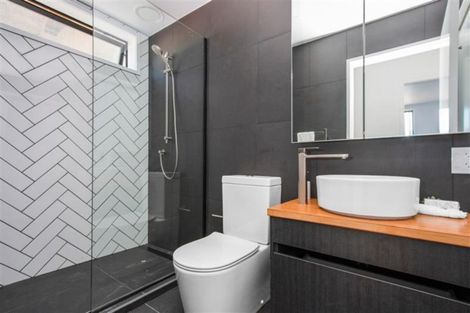 Photo of property in 4/163 Hobsonville Point Road, Hobsonville, Auckland, 0616