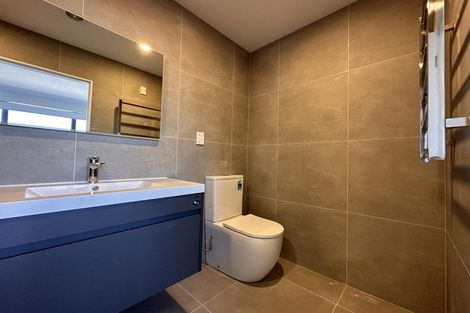 Photo of property in 10 Ware Place, Pakuranga Heights, Auckland, 2010