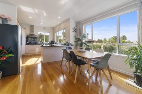 Photo of property in 100 Picasso Drive, West Harbour, Auckland, 0618