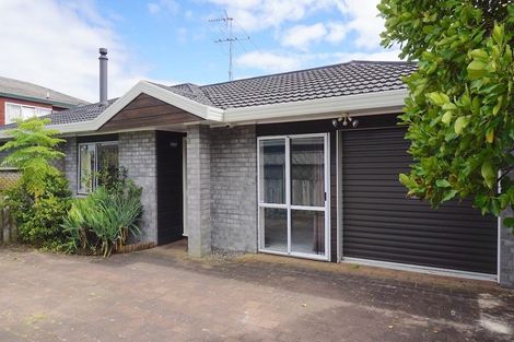 Photo of property in 2/22 Steeple Rise, Pakuranga, Auckland, 2010