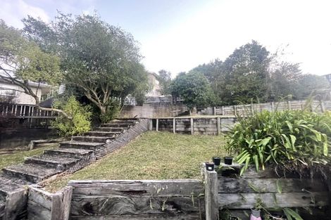 Photo of property in 28 Gretel Place, Hillcrest, Auckland, 0627