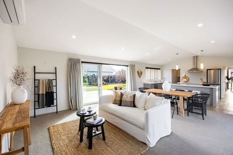 Photo of property in 29 Jarrett Terrace, Leamington, Cambridge, 3432