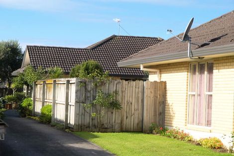 Photo of property in 1/10 Caldbeck Rise, Northpark, Auckland, 2013