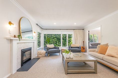 Photo of property in 11 Athlone Place, Hokowhitu, Palmerston North, 4410