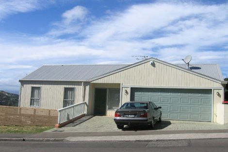 Photo of property in 33 Chartwell Drive, Crofton Downs, Wellington, 6035