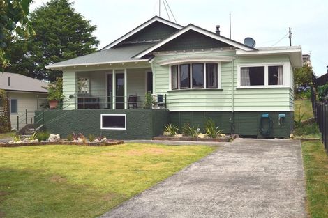 Photo of property in 7 Ruataniwha Street, Waipukurau, 4200