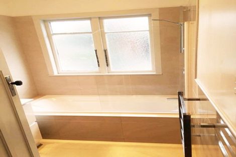 Photo of property in 4b Railway Street, Newmarket, Auckland, 1023