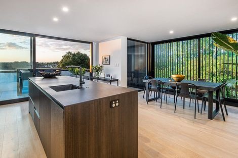 Photo of property in 314c Hurstmere Road, Takapuna, Auckland, 0622