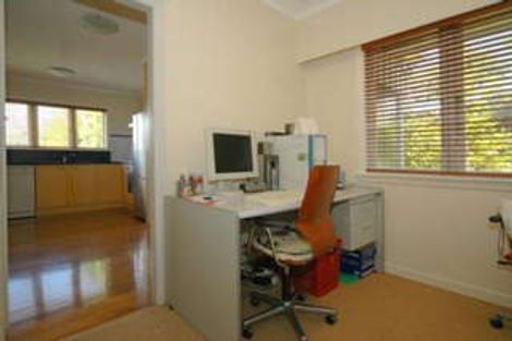 Photo of property in 77 Ocean View Road, Hillcrest, Auckland, 0627