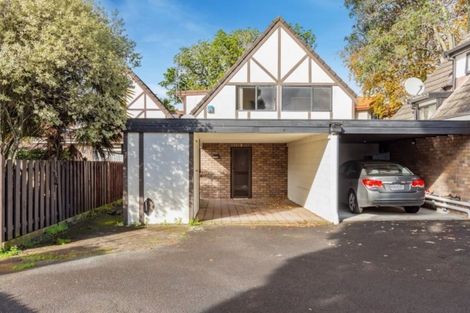 Photo of property in 2/190 Devonport Road, Tauranga, 3110