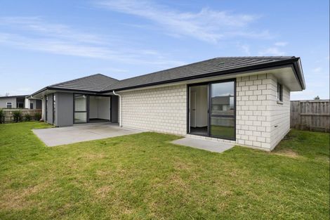 Photo of property in 27 Furlong Road, Papamoa, 3118