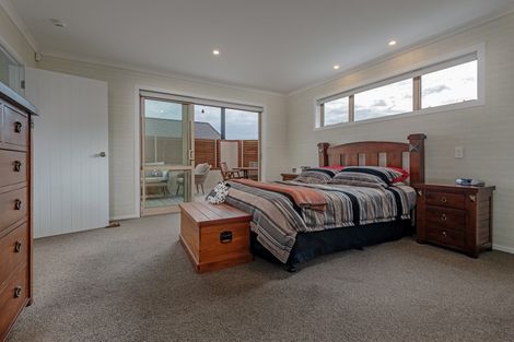 Photo of property in 8a Vernon Avenue, Takaro, Palmerston North, 4412