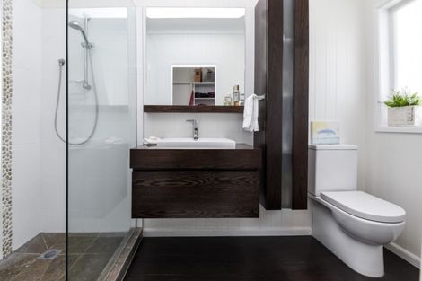 Photo of property in 102 Mellons Bay Road, Mellons Bay, Auckland, 2014