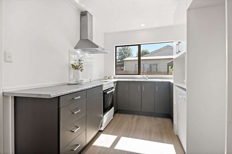 Photo of property in 4 De Quincey Terrace, Highland Park, Auckland, 2010